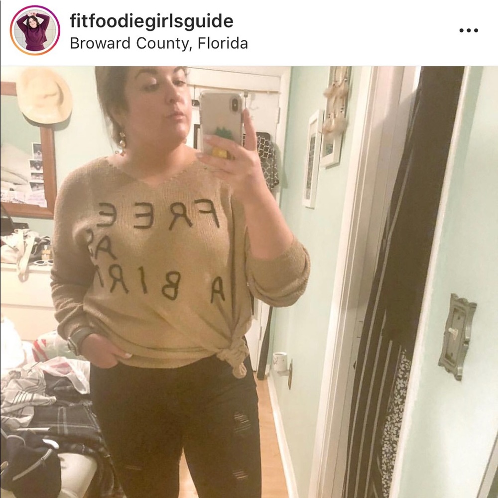 FREE AS A BIRD OVERSIZED SWEATER